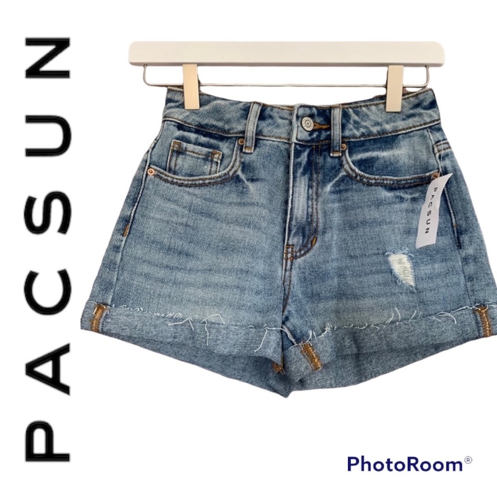 ✨NWT Pacsun High Waisted Mom Short✨